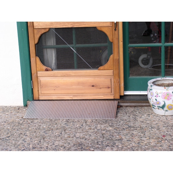 Handi Ramp Alum Fixed Leg Threshold Ramp 36" x 8" with 1" Rise, 750 lb capacity TR1 - main